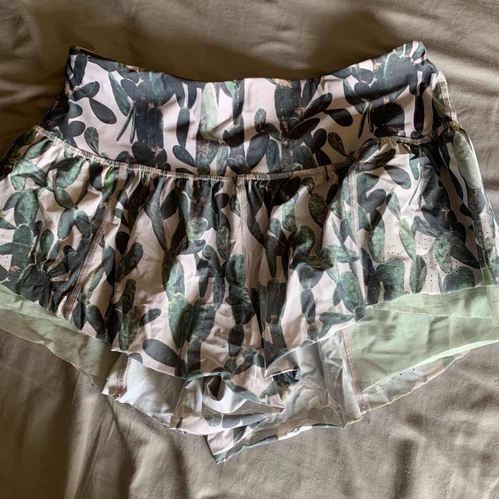 COPY - Sea me run shorts lululemon